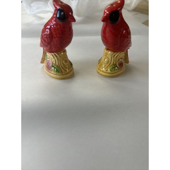 Cardinal Salt & Pepper Shakers Ceramic Red Bird Cardinal on Stump Alabama - Picture 2 of 5